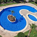Marinas, Muy Amplio Cerca De Playa Poniente