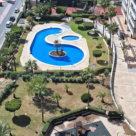 Marinas, Muy Amplio Cerca De Playa Poniente 아파트