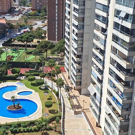 Marinas, Muy Amplio Cerca De Playa Poniente Benidorm