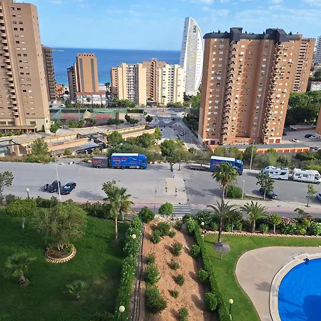 Marinas, Muy Amplio Cerca De Playa Poniente
