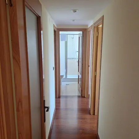 Marinas, Muy Amplio Cerca De Playa Poniente *